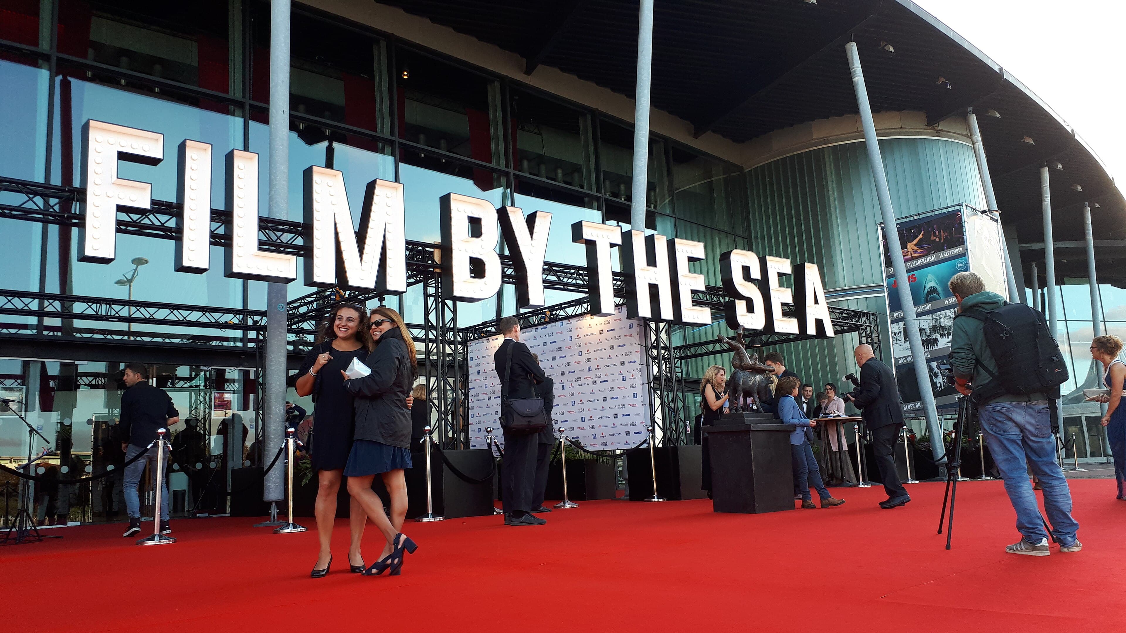 Ingang van de bioscoop in Vlissingen tijdens filmfestival Film by the Sea in 2019